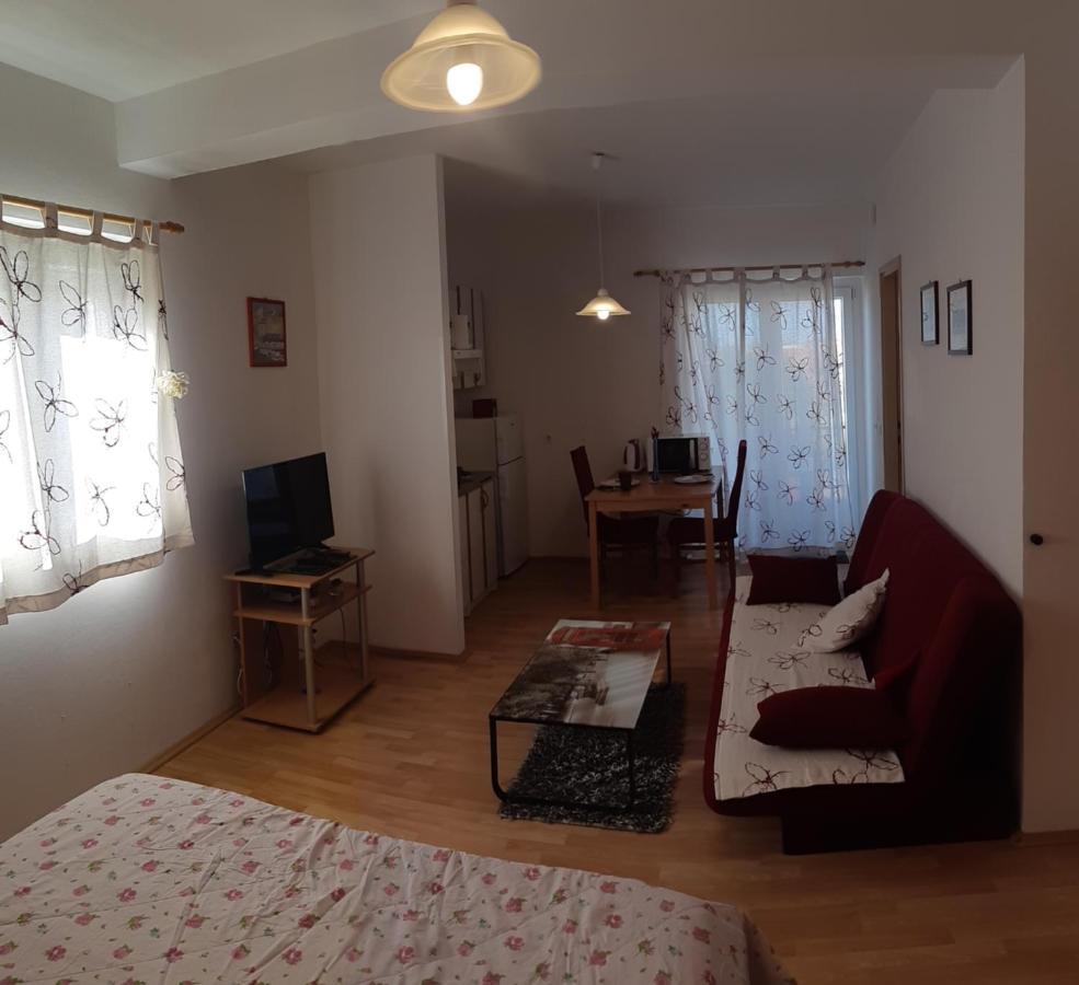 Apartments Lans Vodice Esterno foto