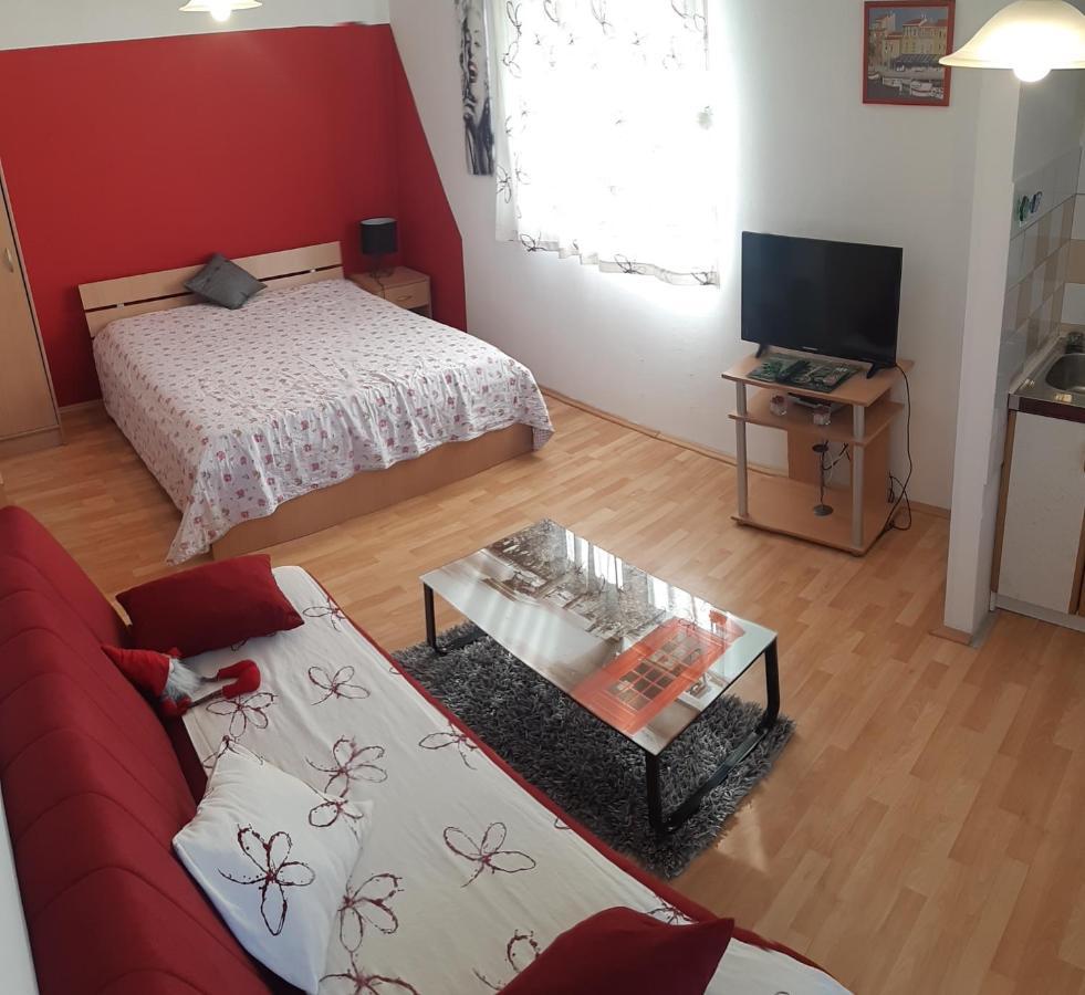 Apartments Lans Vodice Esterno foto