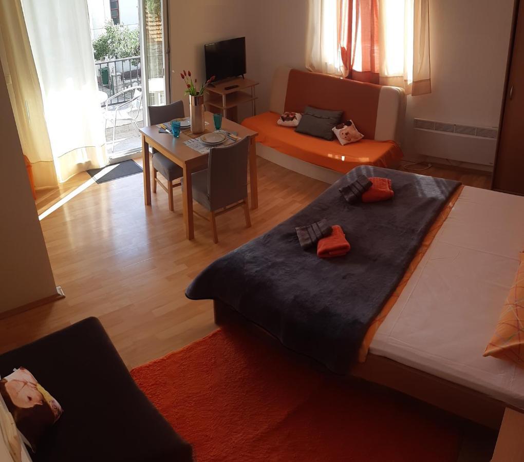 Apartments Lans Vodice Esterno foto