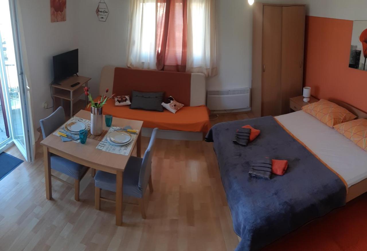 Apartments Lans Vodice Esterno foto