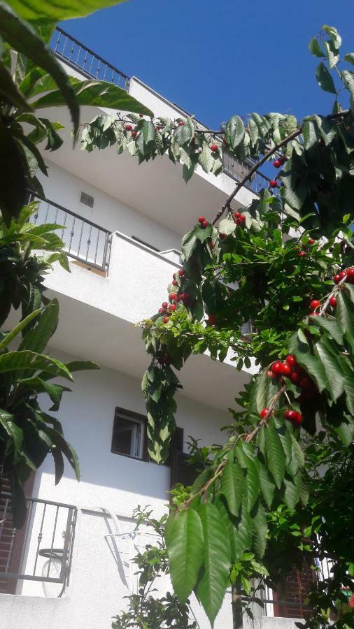 Apartments Lans Vodice Esterno foto